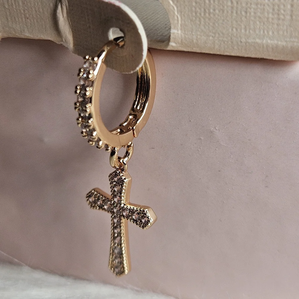 Heavenly Aura Earrings - Picture 5 of 5